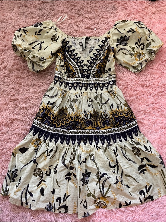 Scarlett Poppies Dresses & Skirts - Scarlett Poppies Embellished Boho Mini Dress XS Puff Sleeve Smocked Floral